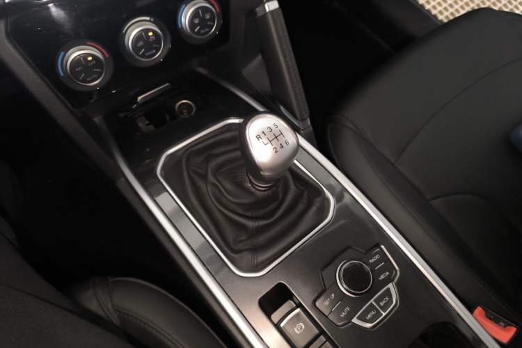 Used Haval H6 2018 Blue Label Sport Edition 1.5T Manual Two-Wheel Drive Elite Model Gear Lever