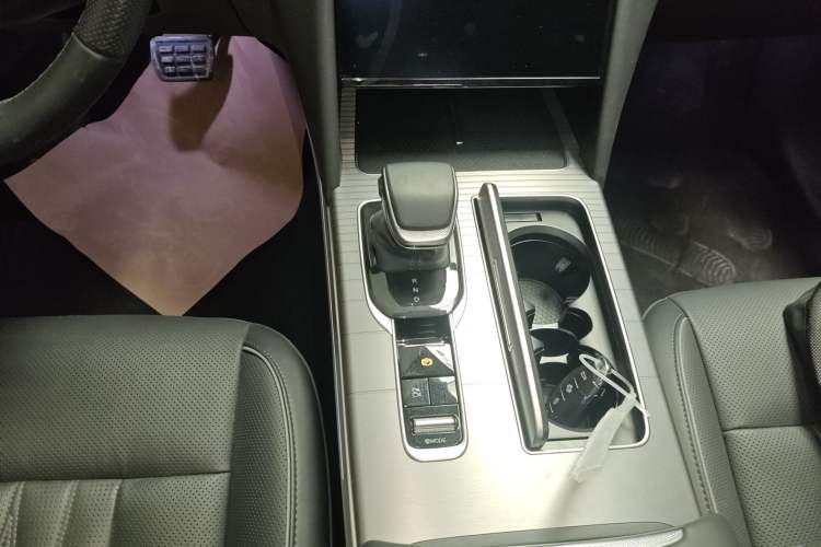 Used Hongqi HS7 PHEV 2024 2.0T PHEV Four-Wheel Drive Flagship Edition 6 Seats
