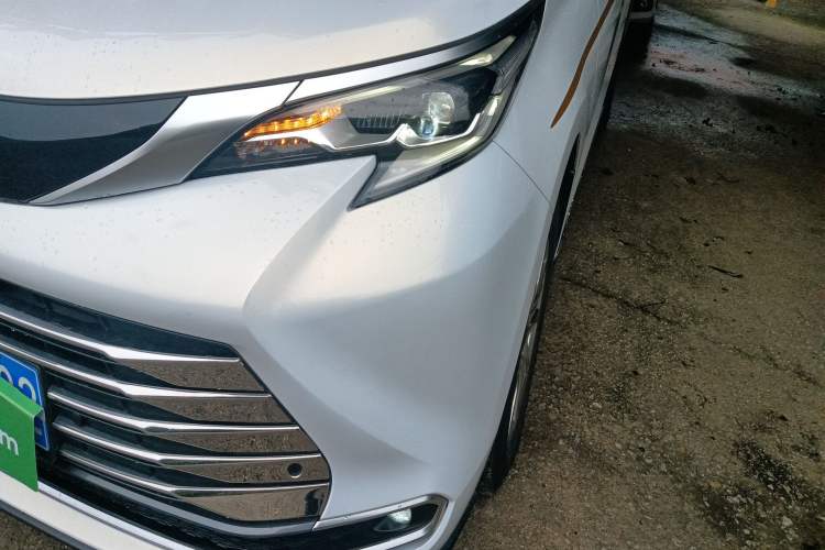 Used Toyota SIENNA 2021 2.5L Hybrid Luxury Edition Left Front Headlight