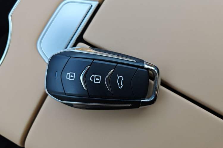 Used Landian E5 PLUS 2025 165 km Long-Range Version PLUS 5-Seater