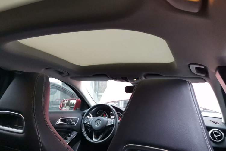 Used Mercedes-Benz GLA 2017 GLA 220 4MATIC Fashion Model
