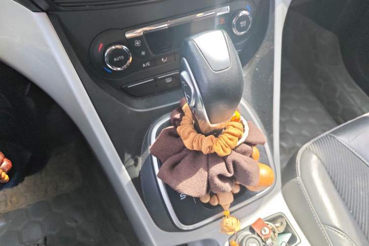 Used Ford Kuga 2015 1.5L GTDi Two-Wheel Drive Fashion Edition Gear Lever