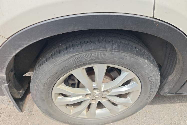 Used Dongfeng Aeolus AX7 2015 2.3L Automatic ZhiZun Version
