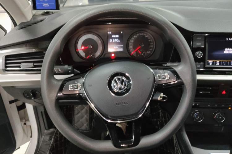 Used Volkswagen Lavida 2018 1.5L Automatic Comfort Edition China V Standard Steering Wheel