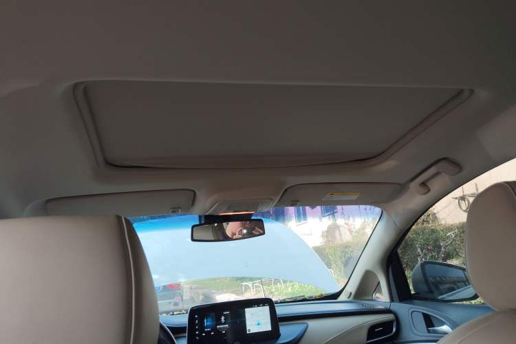 Used Buick GL8 2023 Facelifted Land Cruiser Executive Luxury Version
