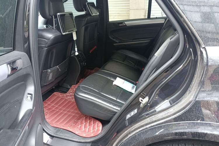 Used Mercedes-Benz M-Class AMG 2011 AMG ML 63 Left Rear Seat