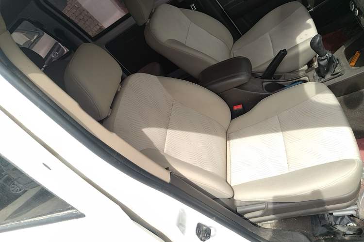 Used Wuling Rongguang V 2018 1.5L Standard Version
