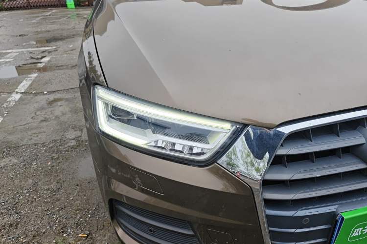 Used Audi Q3 2018 30th Anniversary Edition 35 TFSI Fashion Model Right Front Headlight