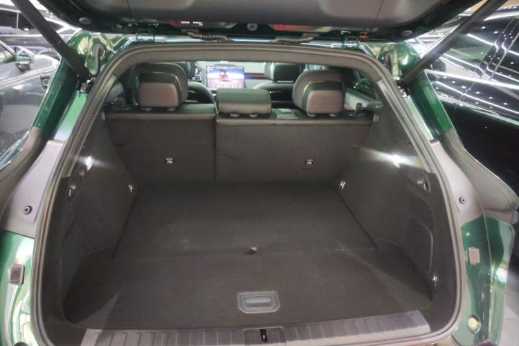 Used Zeekr 7X 2025 100 kWh Long-Range Rear-Wheel Drive with Intelligent Driving Features