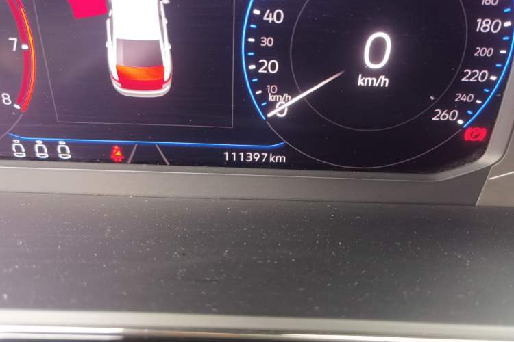 Used Volkswagen Passat 2022 380TSI Flagship Edition Odometer Close Up