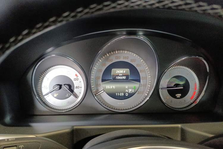 Used Mercedes-Benz GLK-Class 2013 Facelift GLK 300 4MATIC Fashion Edition Instrument Cluster