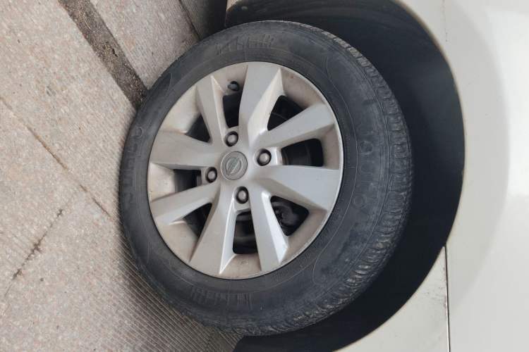 Used Nissan Livina 2013 1.6XL Manual Luxury Edition
