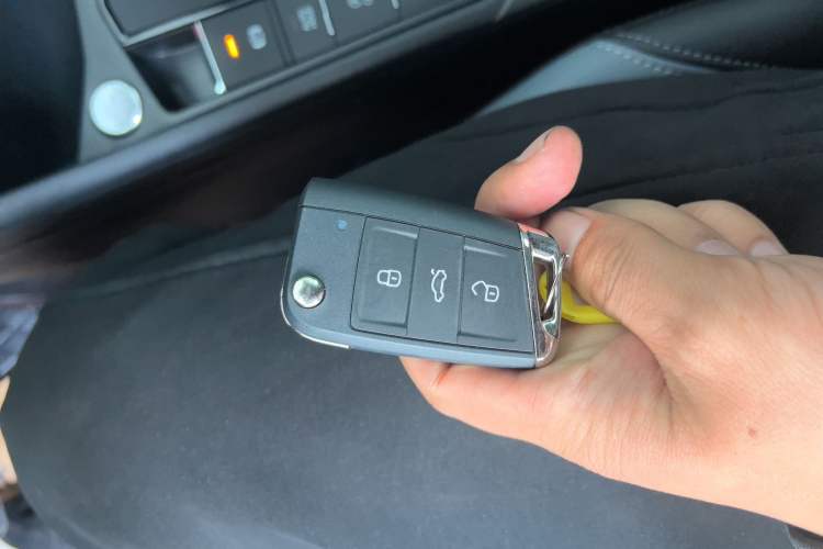 Used Volkswagen Lavida 2024 1.5L Automatic Starry Sky 5 Million Edition Vehicle Key