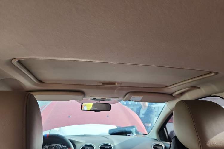 Used Ford Focus 2012 Hatchback Classic 1.8L Automatic Fashion Edition
