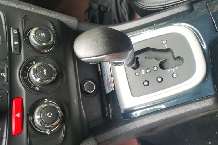 Used Citroen C4L 2014 1.8L Intelligent Drive Automatic Enjoyment Model Gear Lever