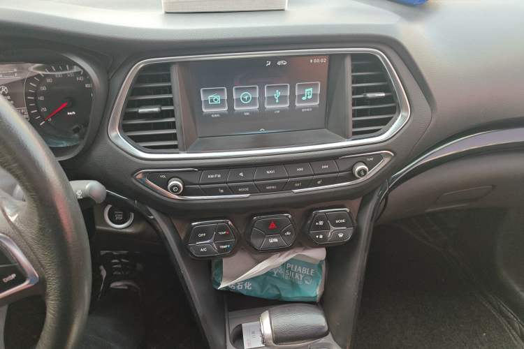 Used GAC Trumpchi GS4 2015 200T G-DCT Luxury Edition Audio And AC Panel