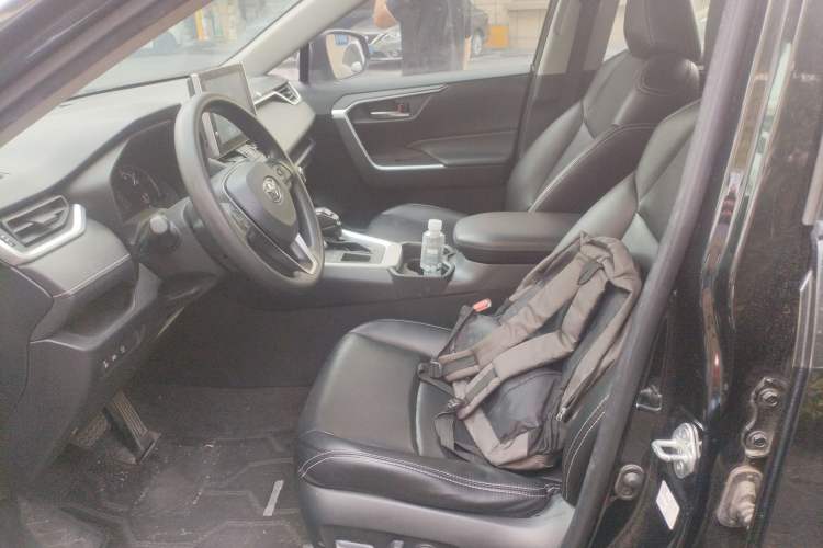 Used Toyota RAV4 2022 2.0L CVT Two-Wheel Drive Fashion Edition Left Front Seat