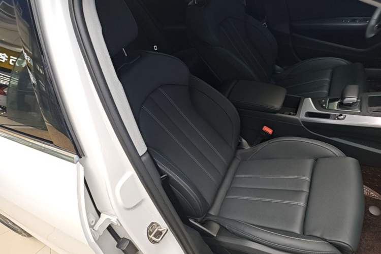 Used Audi A4L 2020 40 TFSI Fashion Dynamic Model Right Front Seat