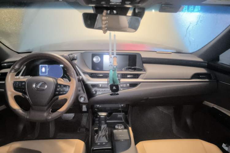 Used Lexus ES 2020 200 Excellence Edition