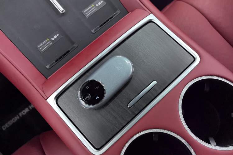 Used Hima Luxeed R7 2024 All-Electric 736 km Ultra Interior 1