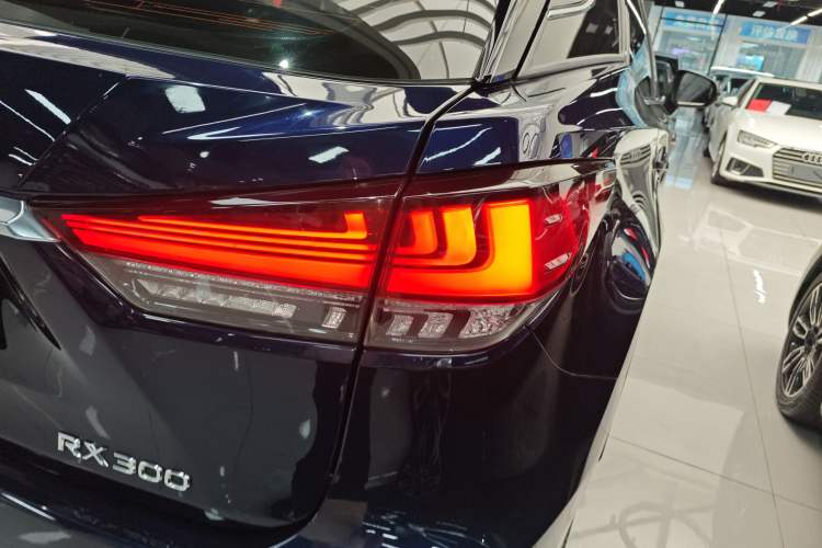 Used Lexus RX 2020 300 Two-Wheel Drive Elite Edition China VI Standard Right Rear Taillight