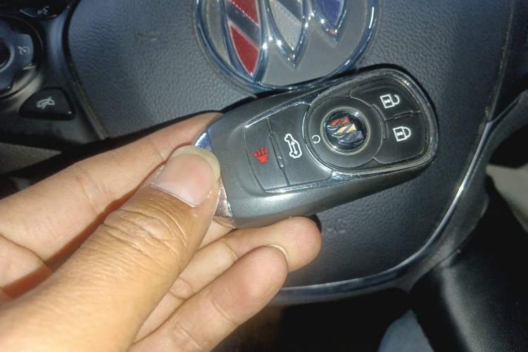 Used Buick GL8 2022 ES Landtrek 653T Comfort Edition
