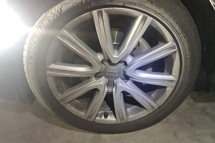 Used Audi A6L 2017 30 FSI Technology Model Right Front Wheel Hub