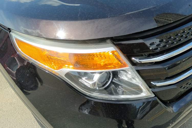 Used Ford Explorer 2013 3.5L Deluxe Model

