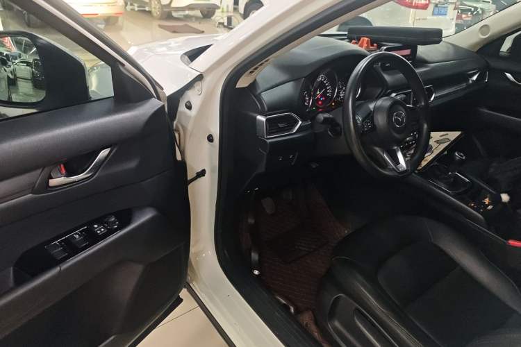 Used Mazda CX-5 2017 2.0L Manual Two-Wheel Drive Comfort Version China V Standard
