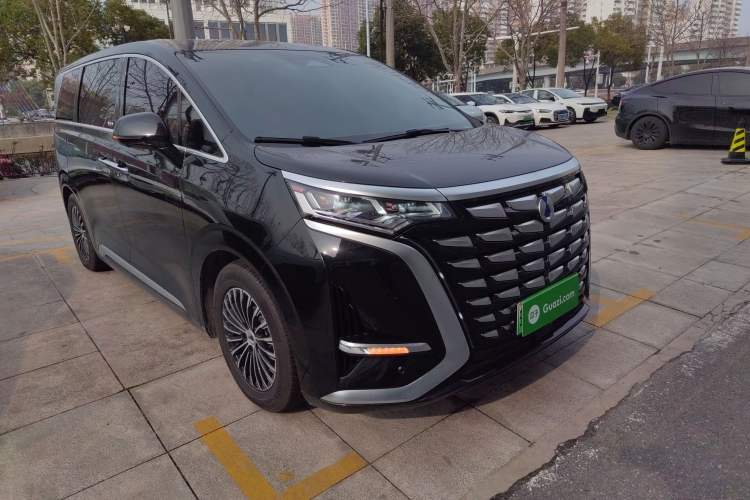 Used Denza D9 2024 DM-i 980 Four-Wheel Drive Prestige Model
