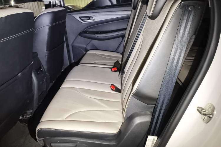 Used Baojun 730 2019 1.5T CVT Flagship Version 7 Seats China V Emission Standard Left Rear Seat