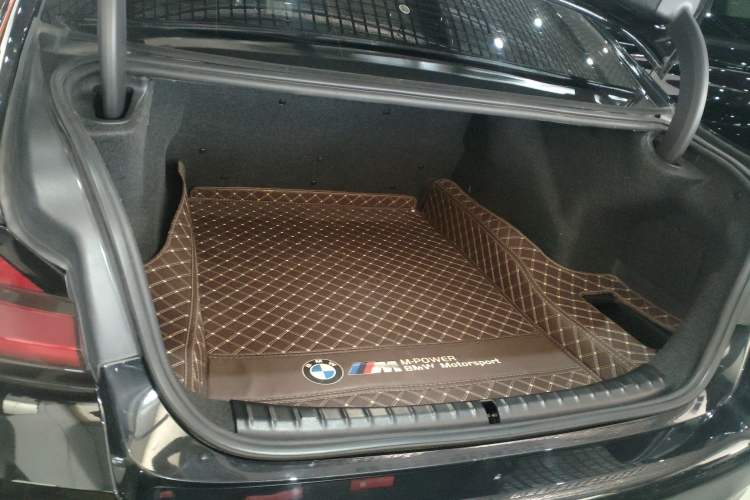 Used BMW 5 Series 2023 Restyled 530Li Leading Edition M Sport Package
