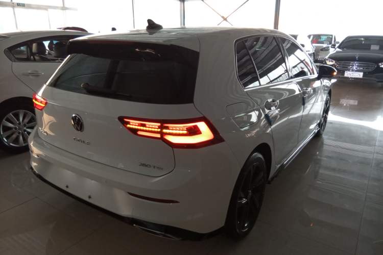 Used Volkswagen Golf 2021 280TSI DSG R-Line Rear Right 45 Deg