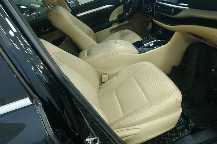 Used Toyota Highlander 2018 2.0T Four-Wheel Drive Elite Edition 7 Seats China VI Standard