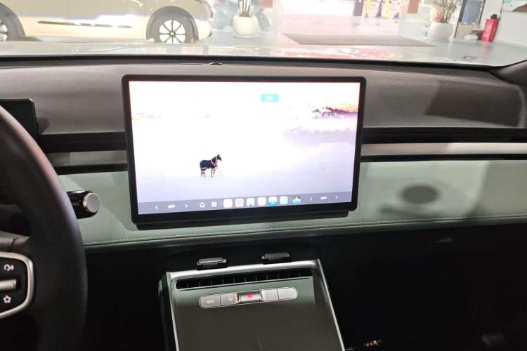 Used Roewe D6 2025 450km Deluxe Edition