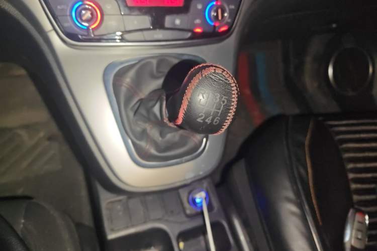 Used Haval M6 2019 1.5T Manual Two-Wheel Drive Urban Version China VI Standard Gear Lever