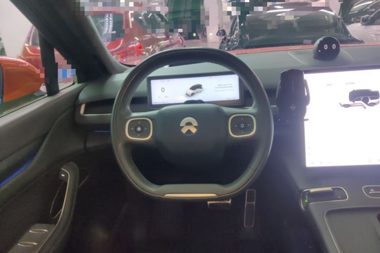 Used Nio ES8 2024 75 kWh Steering Wheel