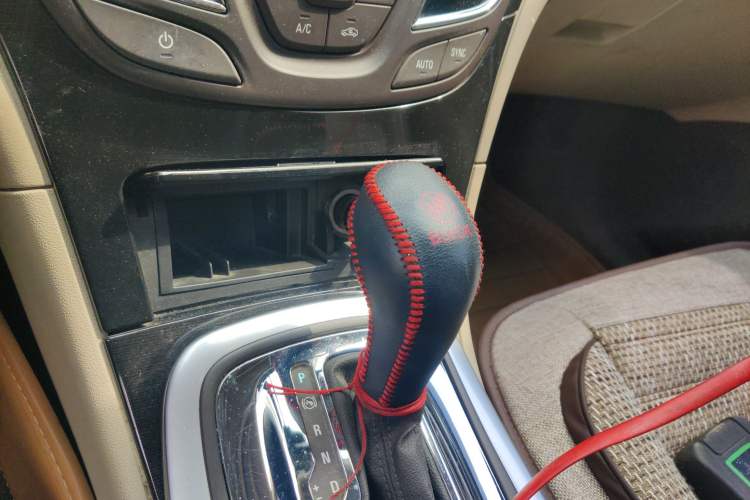 Used Buick Regal 2015 2.0L Leading Fashion Edition