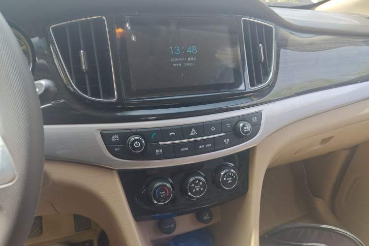 Used Baojun 730 2016 1.5L Manual Comfort Version 7 Seats China V Emission Standard Audio And AC Panel