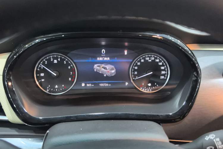 Used Buick GL8 2023 Facelifted Land Cruiser Executive Luxury Version
