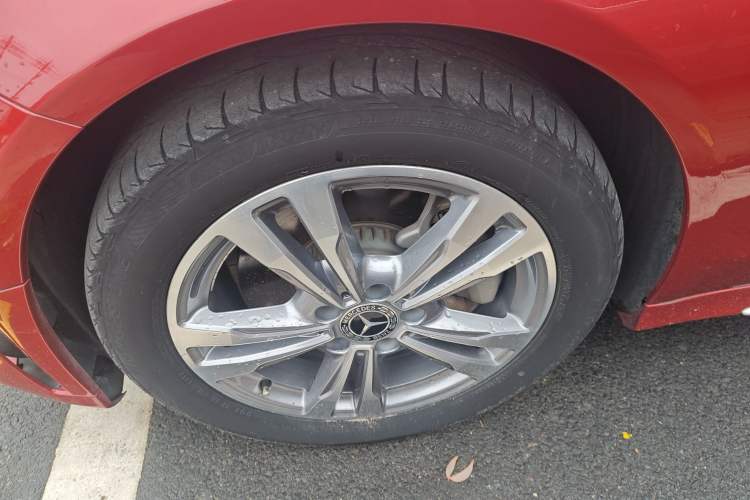 Used Mercedes-Benz C-Class 2019 C 180 L Fashion Edition Sport Version Left Front Wheel Hub