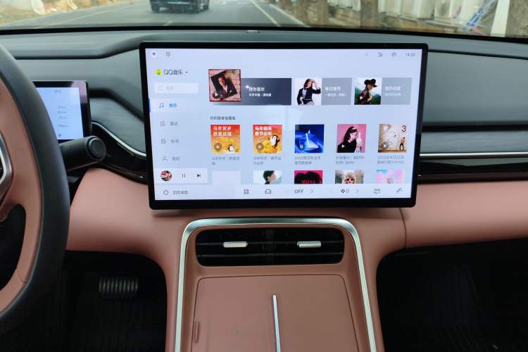 Used Geely Galaxy L6 2025 EM-i 140km Starship Edition Audio And AC Panel