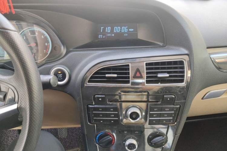 Used Brilliance V5 2012 1.6L Manual Luxury Model Audio And AC Panel