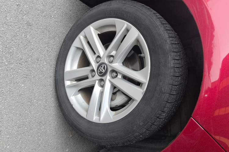 Used Toyota Levin 2019 Dual-Engine 1.8H E-CVT Luxury Edition China VI Standard
