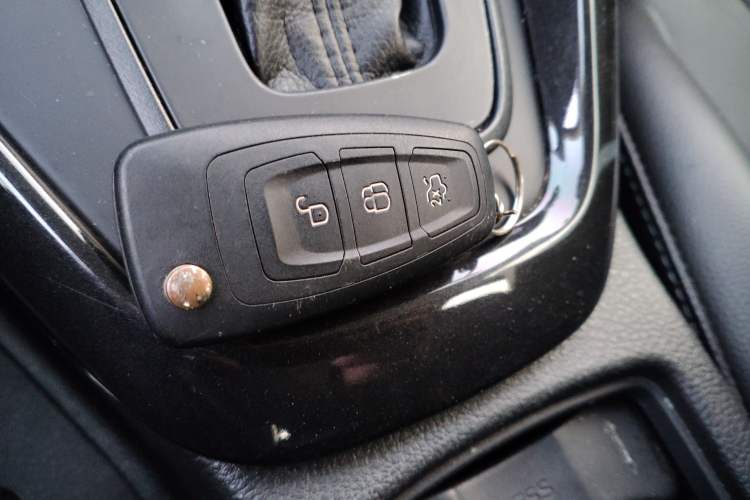 Used Ford Focus 2017 Sedan 1.6L Automatic Fashion Edition Smart Drive Version
