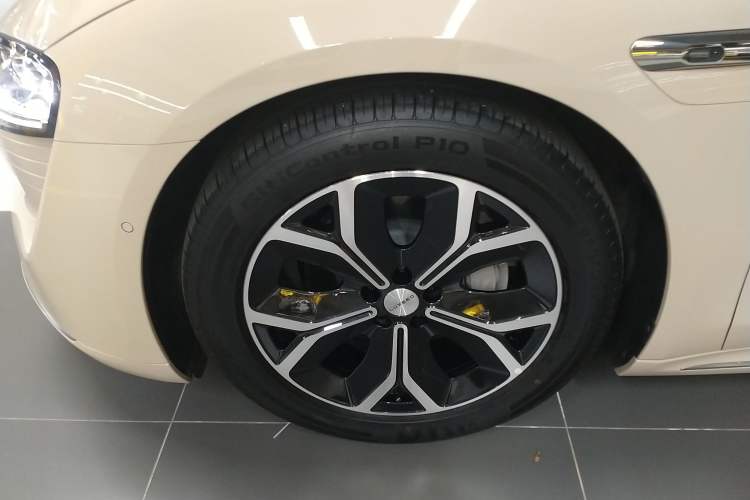 Used Hima Luxeed S7 2025 705 km Max
