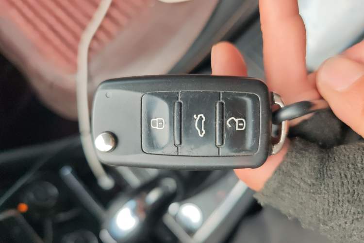 Used Volkswagen C-TREK 2017 1.6L Automatic Luxury Model Vehicle Key