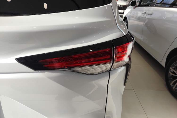 Used Toyota Sienna 2024 2.5L Hybrid Comfort Edition