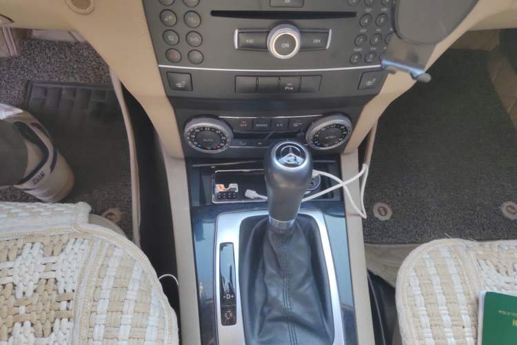 Used Mercedes-Benz GLK-Class 2011 GLK 300 4MATIC Fashion Model