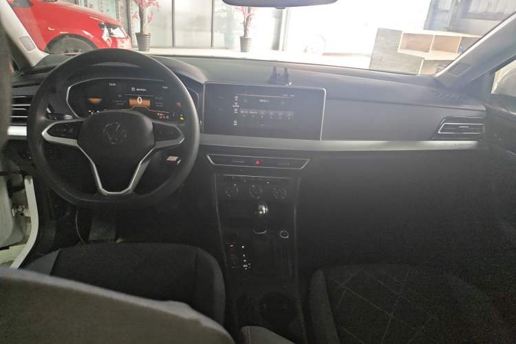 Used Volkswagen Lavida 2024 1.5L Automatic DeYi Edition Center Console